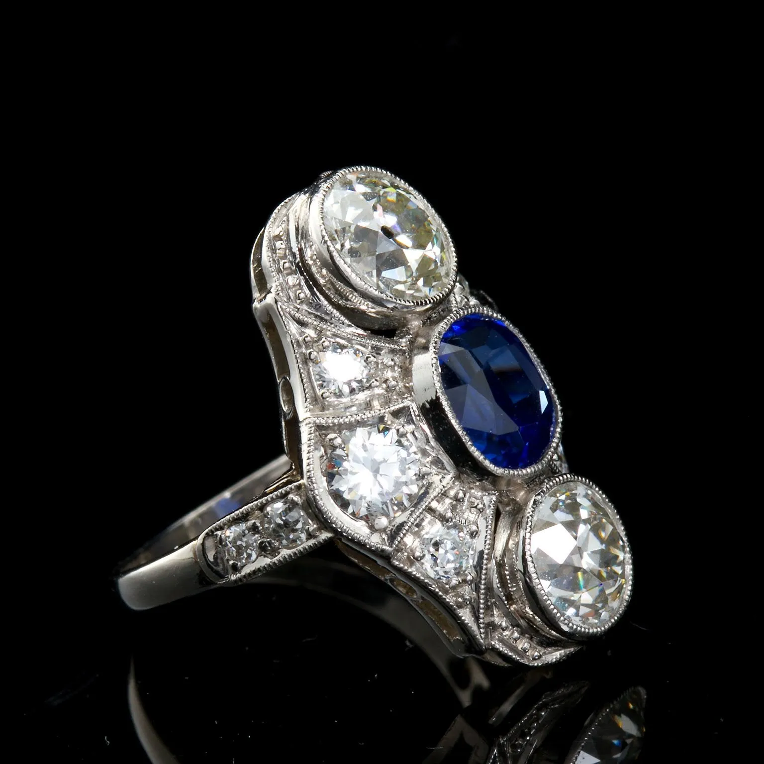 Art Deco Kashmir No Heat Sapphire 1.66 Carat and Diamond Ring AGL Cert