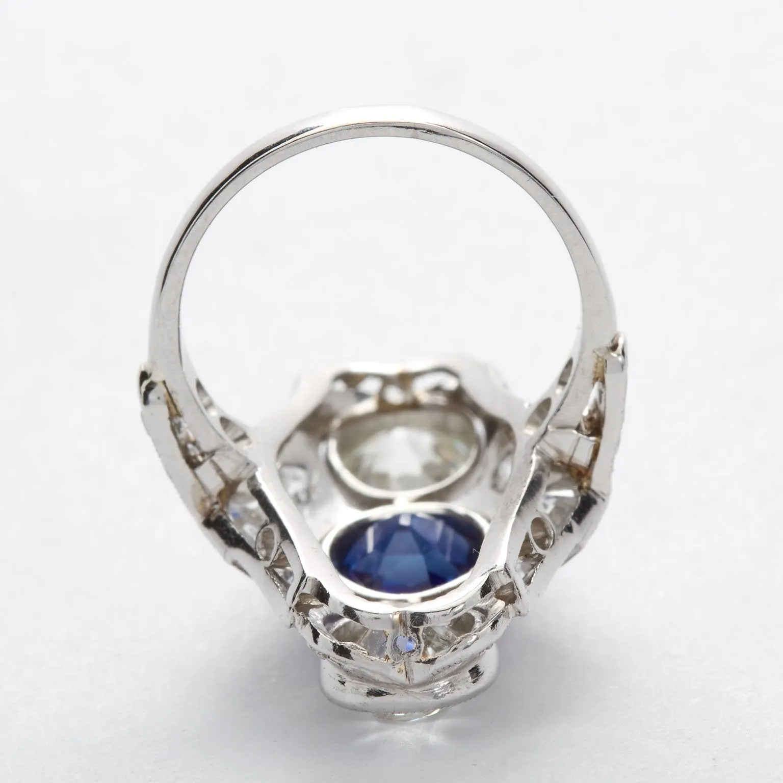 Art Deco Kashmir No Heat Sapphire 1.66 Carat and Diamond Ring AGL Cert