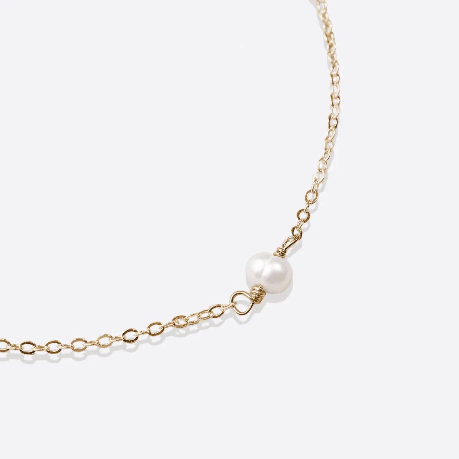 Dainty Tiny Pearl Bracelet