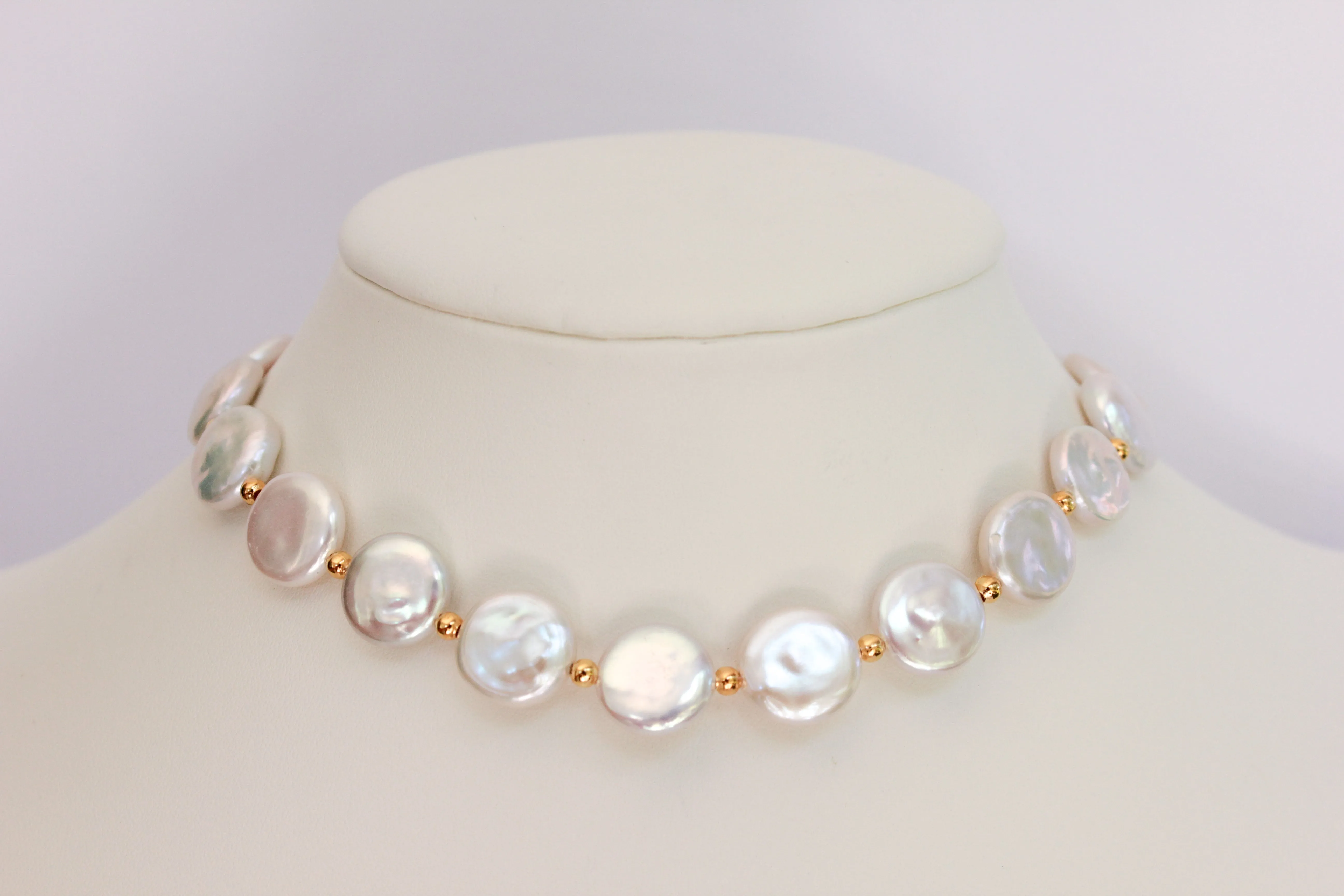 Flat Pearl Choker