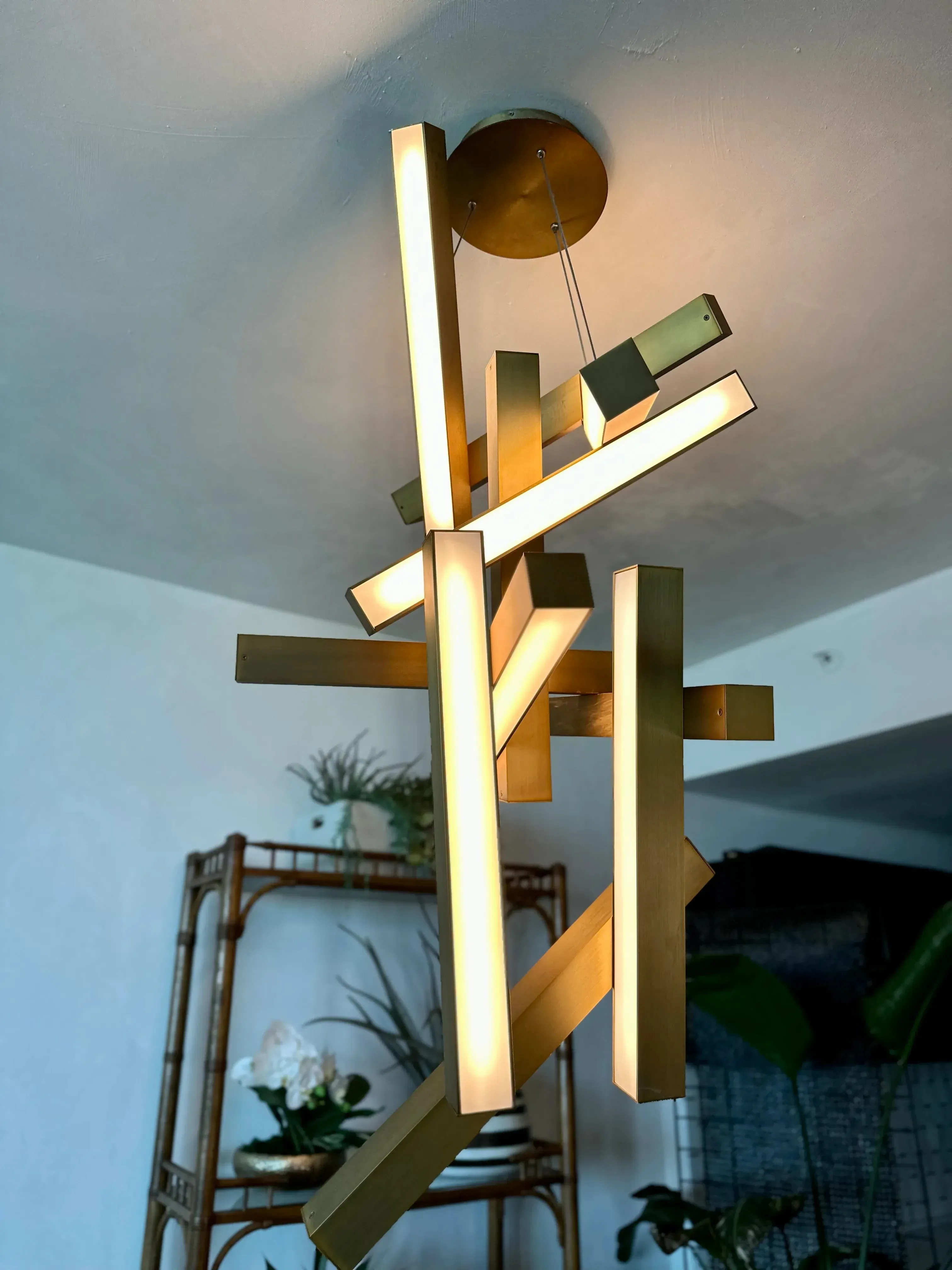 Modern Vertical Geometric Aluminum Pendant for Staircase/Foyer/High-ceiling