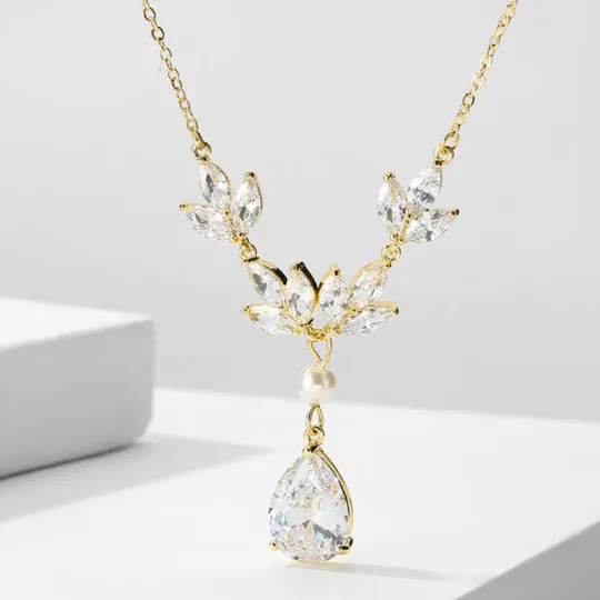 Senna Diamond   Pearl Necklace