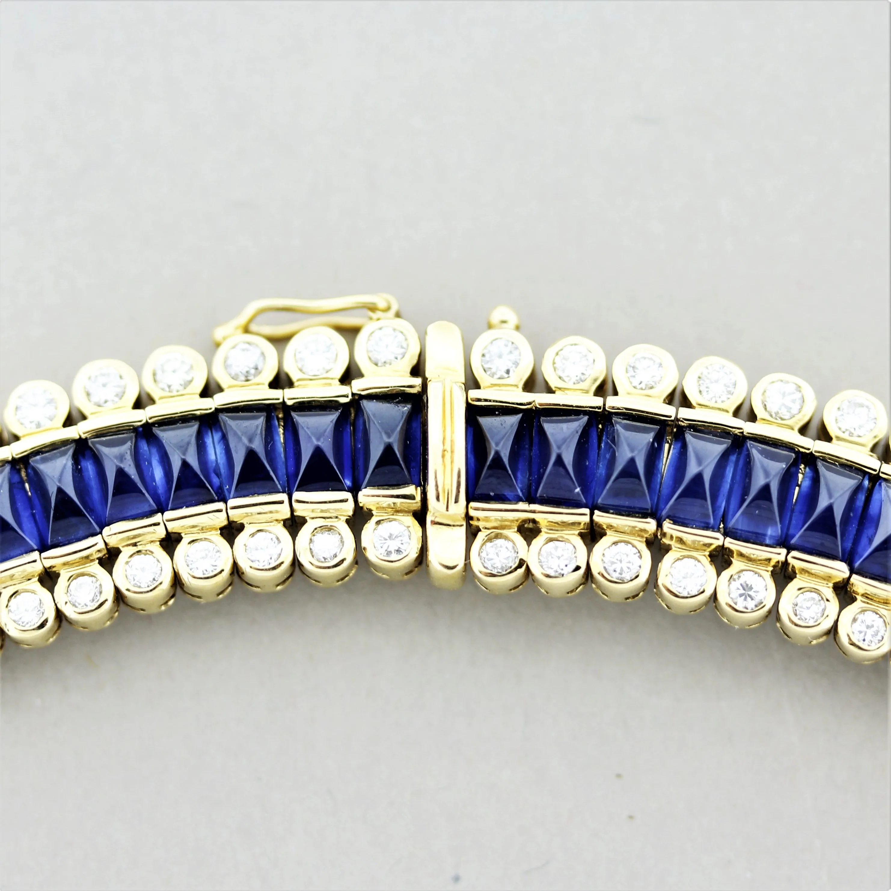 Superb Sapphire Diamond Gold Choker Necklace