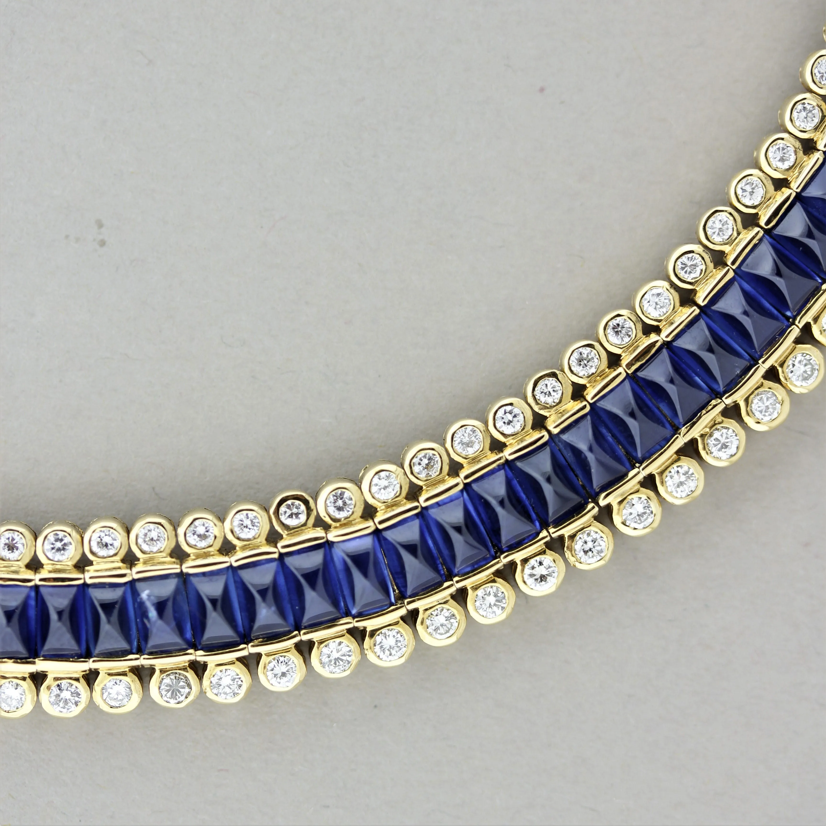 Superb Sapphire Diamond Gold Choker Necklace