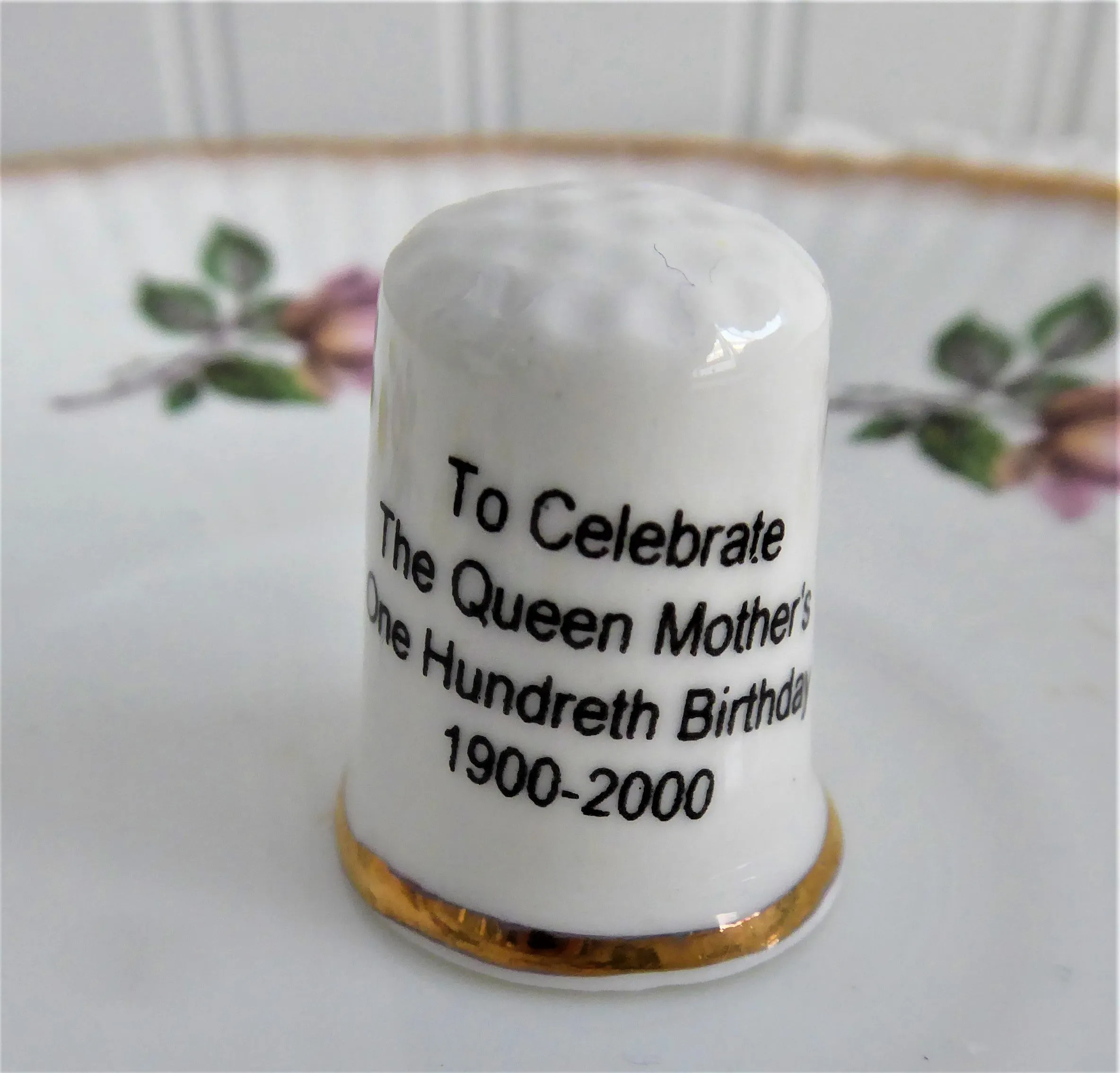 Thimble Queen Mum Elizabeth 100th Birthday 2000 Bone China