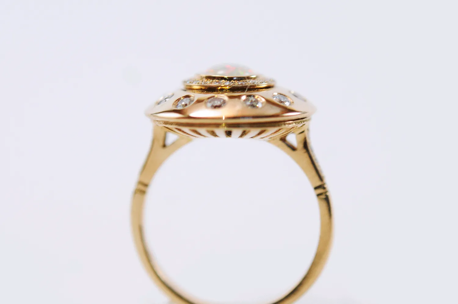 Urobune Queen UFO Ring