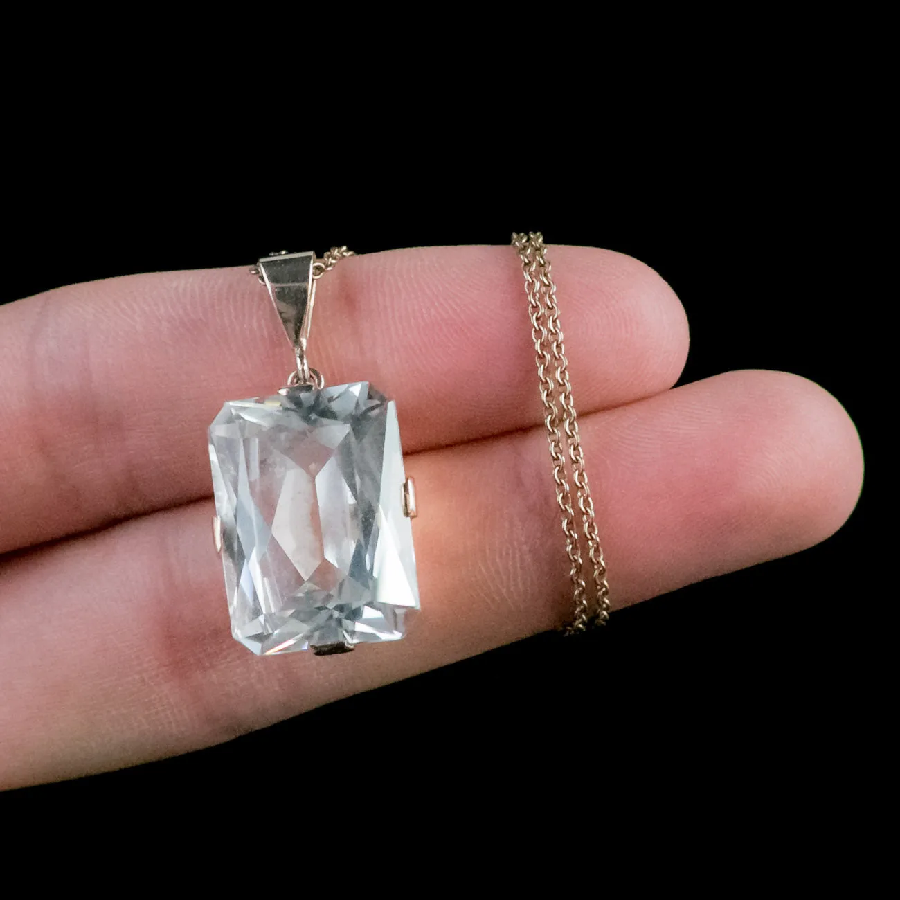 White Sapphire Pendant Necklace 9Ct Yellow Gold 28Ct Sapphire